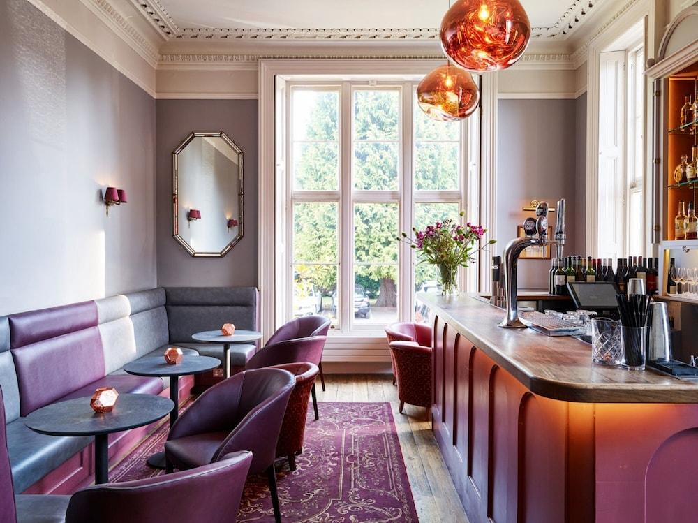 Cotswold Grange Panzió Cheltenham Kültér fotó The bar at the 2018 refurbishment