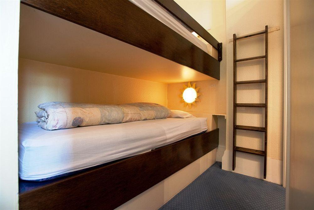 Cotswold Grange Panzió Cheltenham Kültér fotó A bunk bed