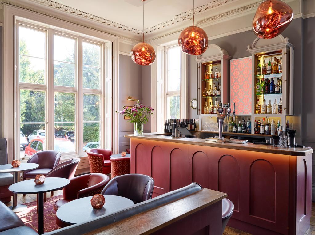 Cotswold Grange Panzió Cheltenham Kültér fotó The bar at the 2018 refurbishment